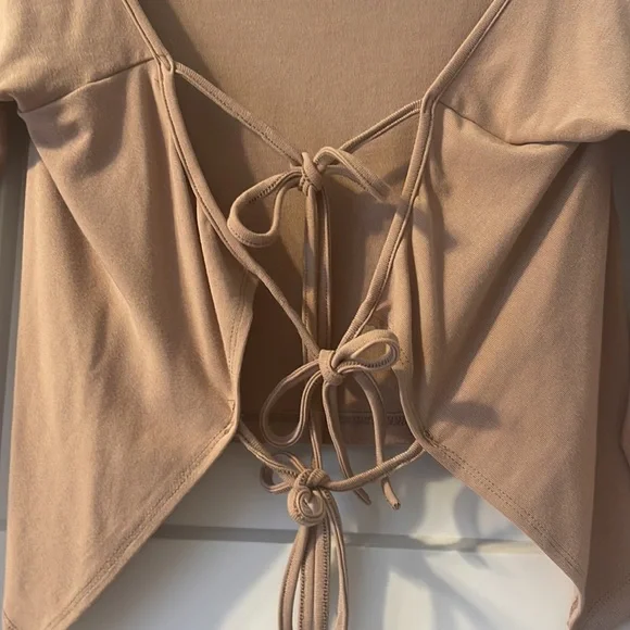 NWOT Open Front Crop Top - Picture 3 of 4